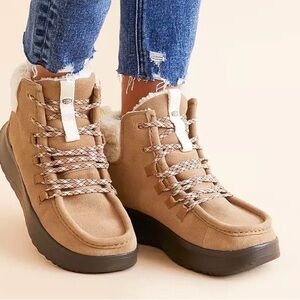 Hey Dude Women's Brown Winter Boots